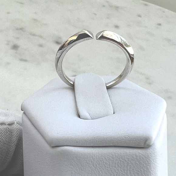 Sale $12 Firm! .925 Sterling Silver Heart Open Ended Ring - Picture 10 of 17